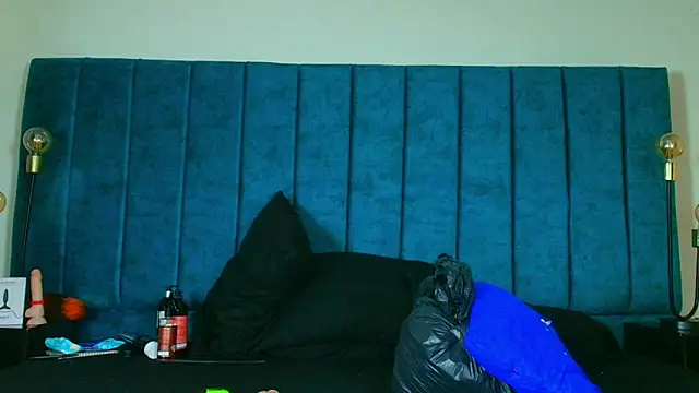 Ethan Briggs  online show from 04-02-26, 03:46