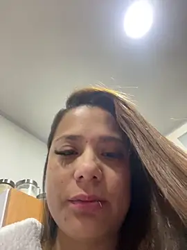 Pretty  Milf online show from 03-27-26, 09:43