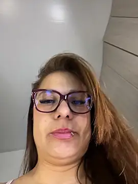 Pretty  Milf online show from 06-17-26, 02:49