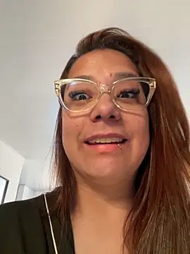 Pretty  Milf online show from 05-30-26, 12:33