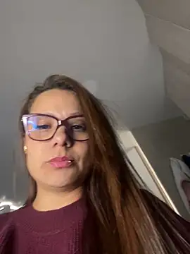 Pretty  Milf online show from 05-27-26, 05:53