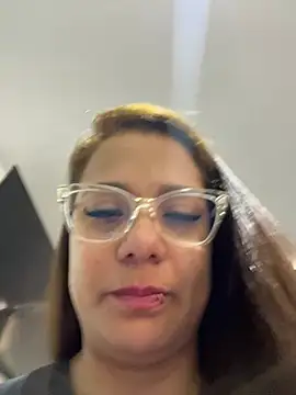 Pretty  Milf online show from 06-21-26, 04:46
