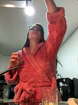 Pretty  Milf online show from 05-06-26, 09:02