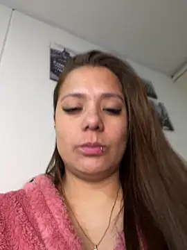 Pretty  Milf online show from 04-15-26, 06:19