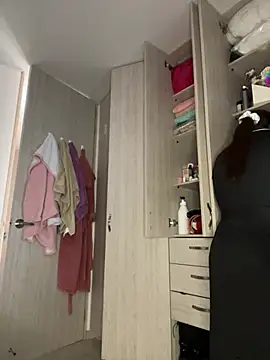 Pretty  Milf online show from 06-11-26, 12:57
