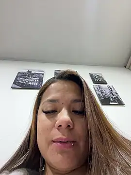 Pretty  Milf online show from 03-15-26, 10:00