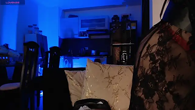 Pretty  Milf online show from 04-23-26, 01:24