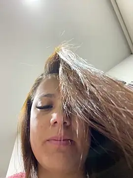 Pretty  Milf online show from 03-17-26, 08:50