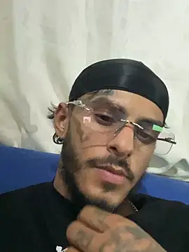 Snapshot of liyamjunior chatting on 06-03-26, 02:12 liyamjunior online show from 06-03-26, 02:12