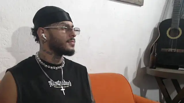 Snapshot of liyamjunior chatting on 02-19-26, 05:04 liyamjunior online show from 02-19-26, 05:04