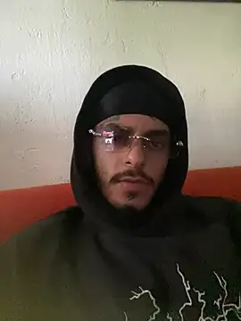Snapshot of liyamjunior chatting on 02-10-26, 05:23 liyamjunior online show from 02-10-26, 05:23