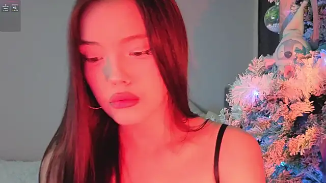 Snapshot of VanessaLure chatting on 01-14-26, 04:43 VanessaLure online show from 01-14-26, 04:43
