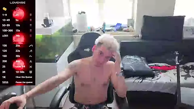 Rayzel White online show from 05-10-26, 12:09