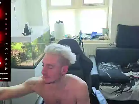 Rayzel White online show from 04-30-26, 12:12