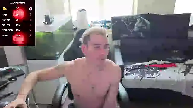 Rayzel White online show from 05-11-26, 01:01