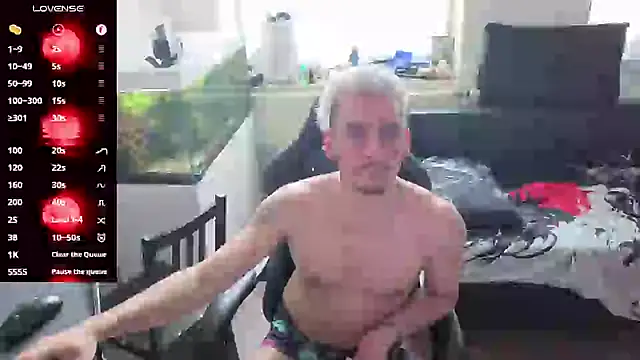 Rayzel White online show from 05-04-26, 11:57