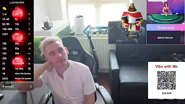Rayzel White online show from 05-18-26, 04:12