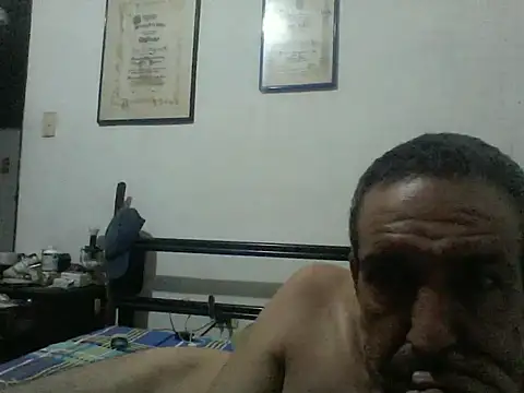 Snapshot of guevo14cm3 chatting on 06-20-26, 02:27 guevo14cm3 online show from 06-20-26, 02:27