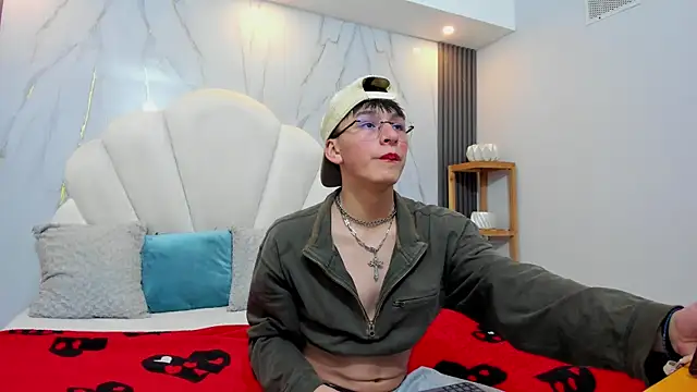 Alexander Collinss online show from 02-19-26, 03:03