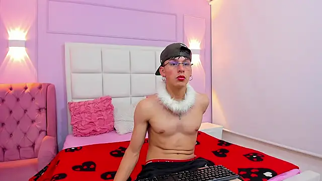 Alexander Collinss online show from 02-17-26, 03:48