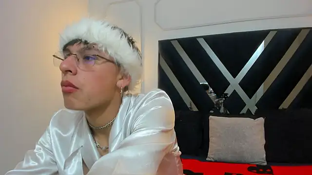 Alexander Collinss online show from 02-13-26, 03:28