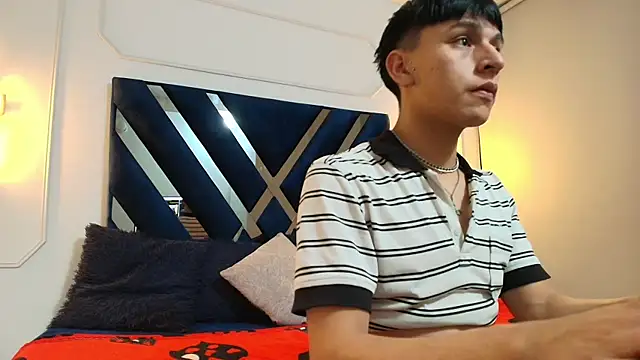 Alexander Collinss online show from 02-05-26, 03:35