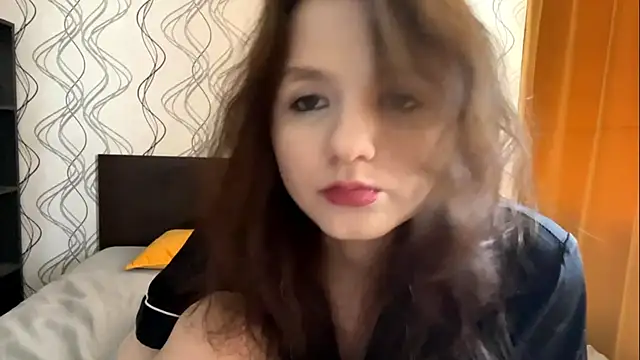 Snapshot of GameToiler chatting on 05-16-26, 01:21 GameToiler online show from 05-16-26, 01:21