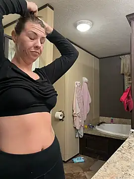 Snapshot of tastemecaroline chatting on 02-22-26, 01:19 tastemecaroline online show from 02-22-26, 01:19