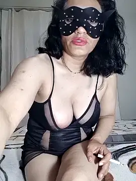 Snapshot of Karanfilim chatting on 05-16-26, 10:53 Karanfilim online show from 05-16-26, 10:53