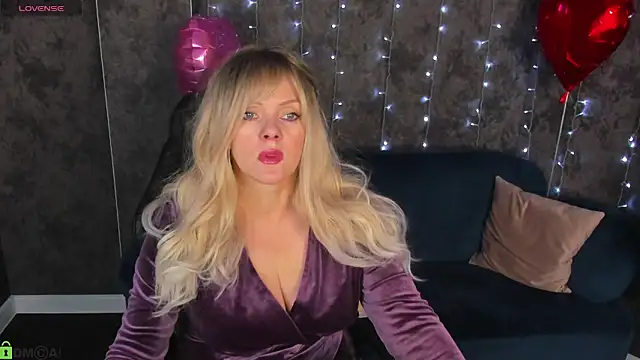 Snapshot of Victoria_Nelson chatting on 02-13-26, 01:38 Victoria Nelson online show from 02-13-26, 01:38