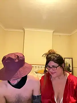 oldladyxyoungboy online show from 01-17-26, 02:37