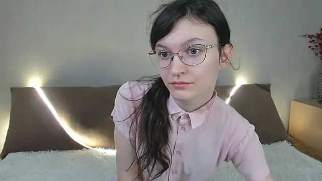 ThoraMarola online show from 03-19-26, 05:18