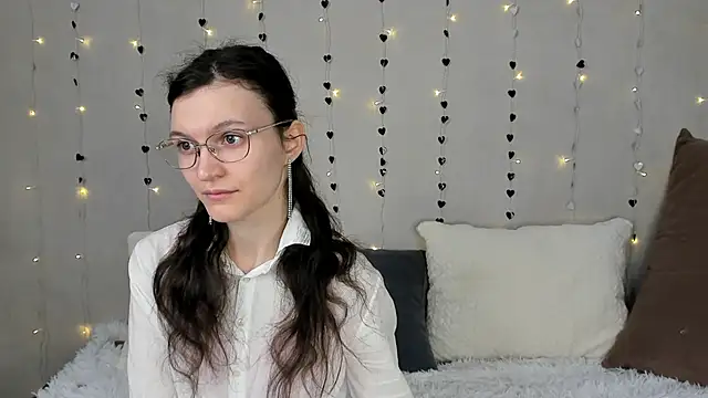 ThoraMarola online show from 02-17-26, 05:05