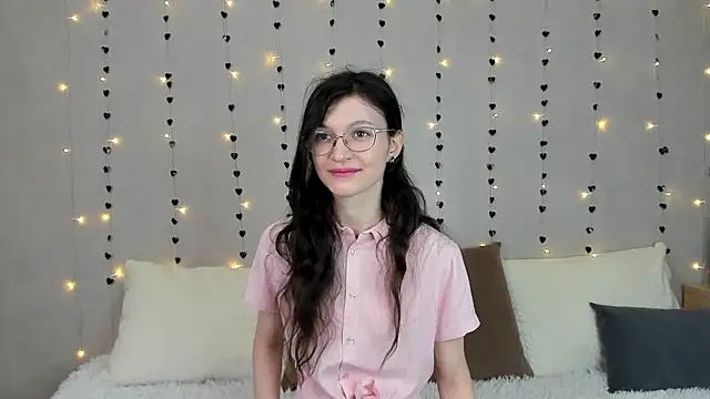 ThoraMarola online show from 02-09-26, 04:43