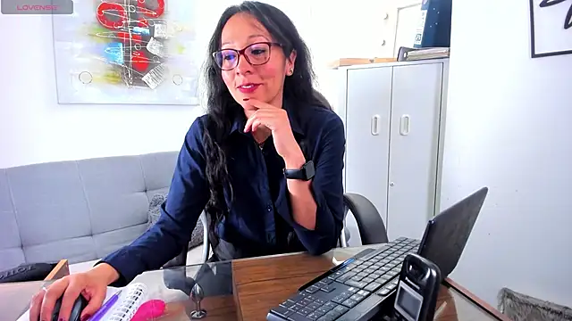 loretta fraser online show from 05-28-26, 01:06