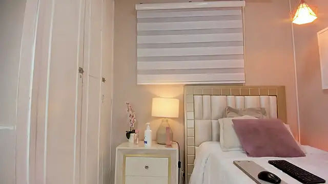 isabela  x online show from 03-21-26, 11:36