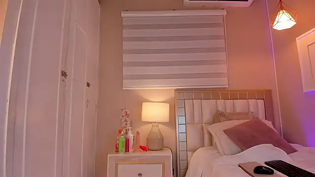 isabela  x online show from 02-12-26, 11:43