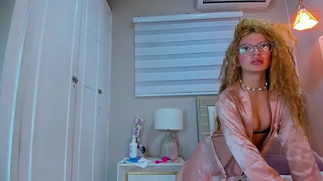 isabela  x online show from 04-14-26, 11:37