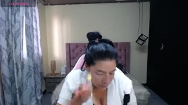 keileen luna online show from 04-20-26, 08:21