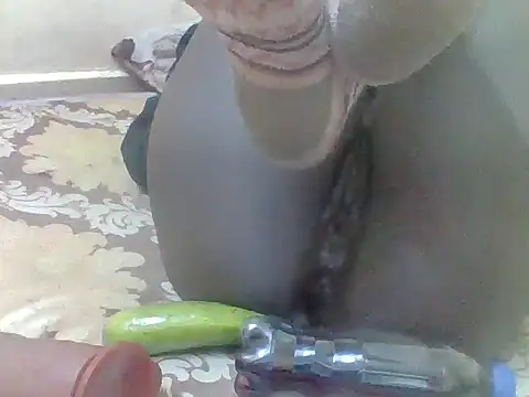 Snapshot of siphestripz chatting on 04-21-26, 02:36 siphestripz online show from 04-21-26, 02:36