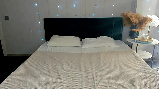 Snapshot of Mira_Silk chatting on 02-27-26, 03:51 Mira Silk online show from 02-27-26, 03:51