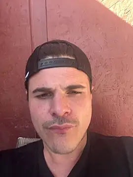 Snapshot of Derekmars chatting on 04-10-26, 11:23 Derekmars online show from 04-10-26, 11:23