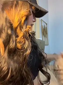 Snapshot of MadySmith chatting on 02-17-26, 06:27 MadySmith online show from 02-17-26, 06:27