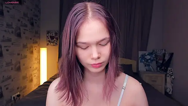 Snapshot of OwlLynn chatting on 01-17-26, 08:40 OwlLynn online show from 01-17-26, 08:40