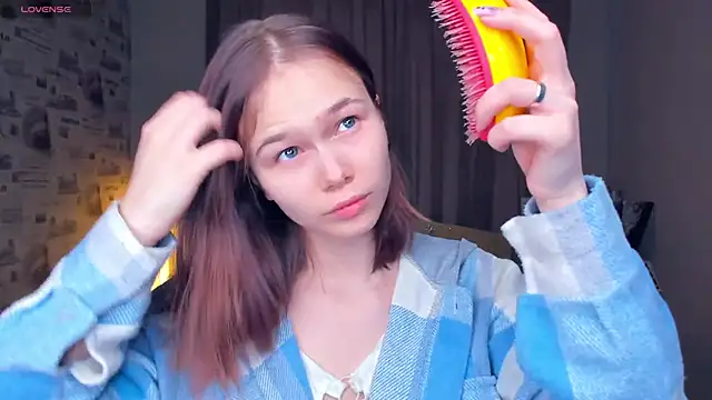 Snapshot of OwlLynn chatting on 02-02-26, 08:35 OwlLynn online show from 02-02-26, 08:35