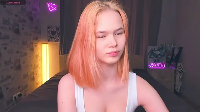 Snapshot of OwlLynn chatting on 02-23-26, 09:10 OwlLynn online show from 02-23-26, 09:10