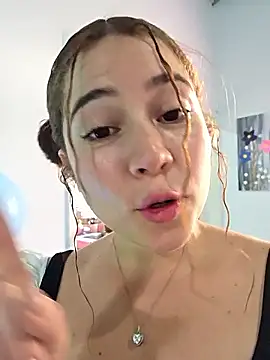 Snapshot of dani_ferreer1 chatting on 06-19-26, 09:09 dani ferreer1 online show from 06-19-26, 09:09