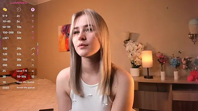 LuanaFincel online show from 03-07-26, 01:12