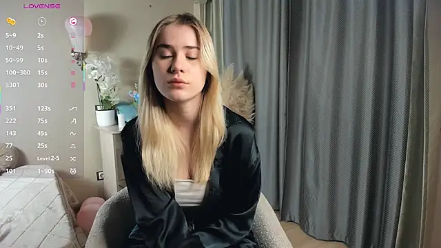 LuanaFincel online show from 02-17-26, 01:03