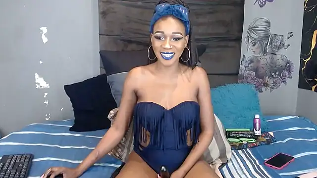 Snapshot of QUEENASHxXx chatting on 06-30-26, 04:18 QUEENASHxXx online show from 06-30-26, 04:18